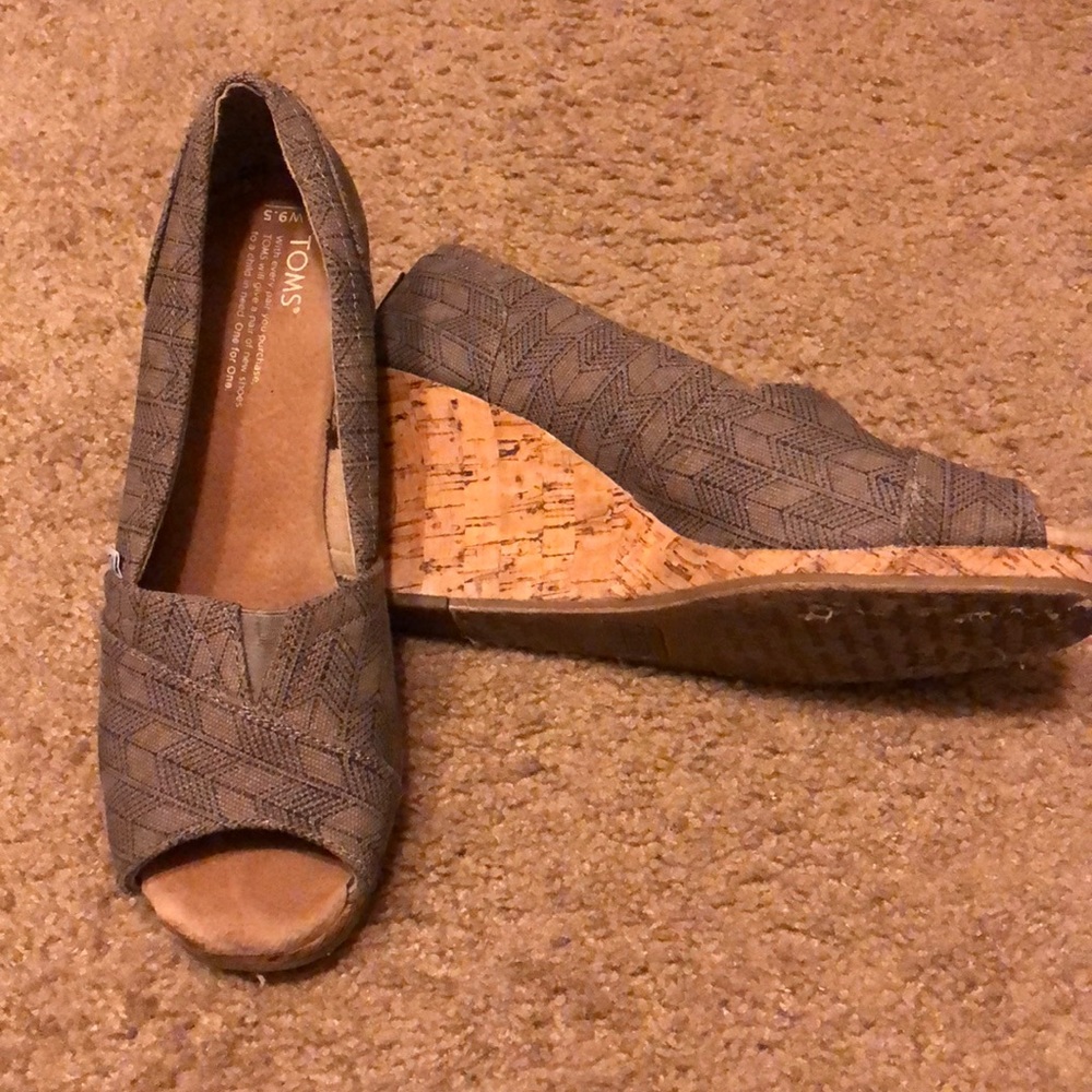 Toms wedges